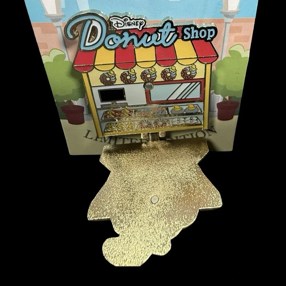 Disney Donut Shop Pin Dumbo Flying Elephant Opening 2018 Pin LE 3000 - Picture 5 of 9